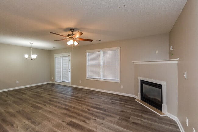 Building Photo - 225 Crestfield Cir