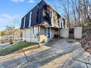 Building Photo - 701 Summit Ave