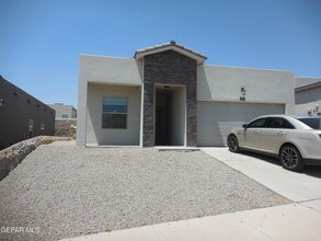 Building Photo - 12867 Ivelet Ct