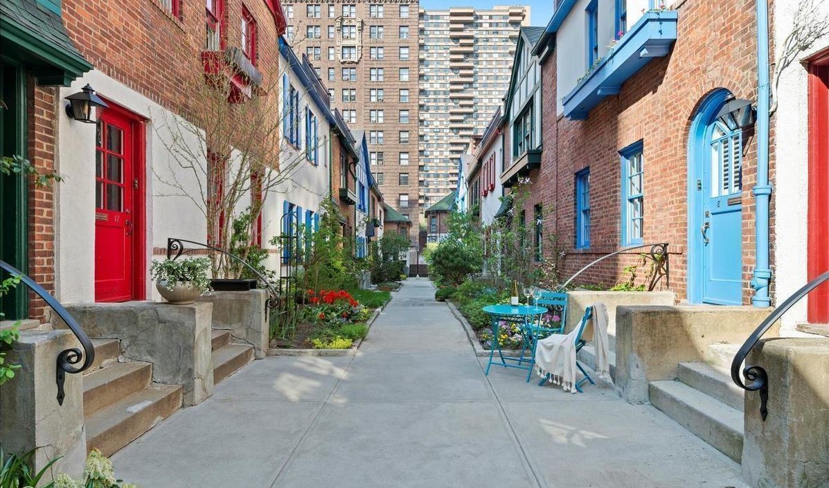 POMANDER WALK - 267 W 94th St