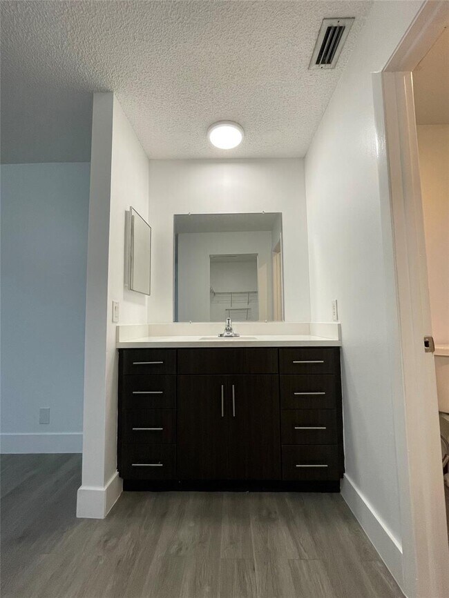 Building Photo - 6062 NW 170th Ln