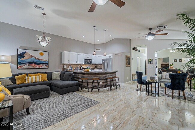 Foto del edificio - 3115 E Desert Ln