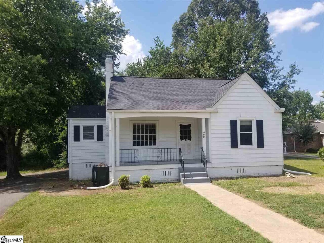 Primary Photo - 409 Pine St