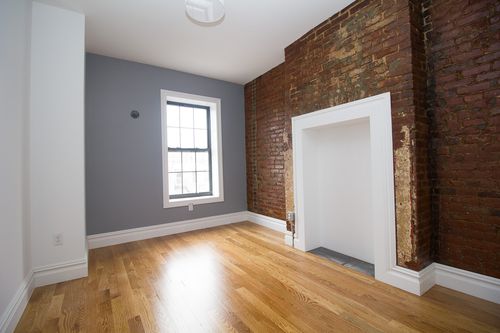 Primary Photo - 1484 Fulton St