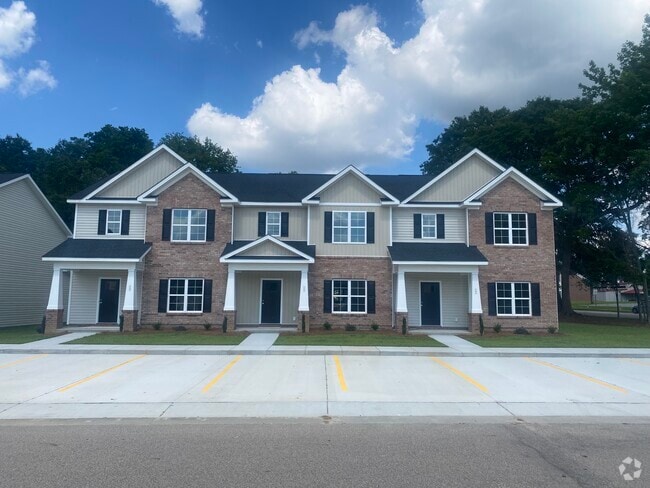 Building Photo - 703 Henry Ln