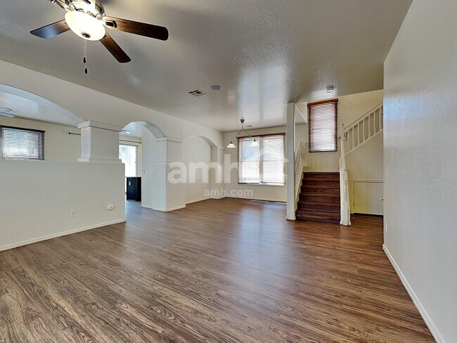 Foto del edificio - 18139 W Smokey Dr