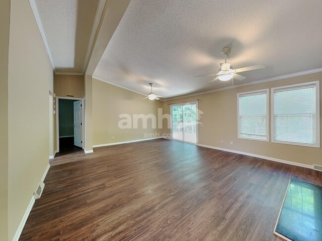 Building Photo - 1103 Lexington Pointe Ln