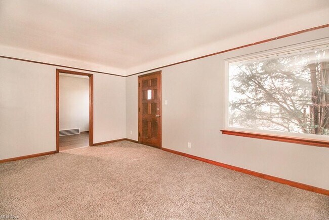 Building Photo - 15700 Fernway Dr