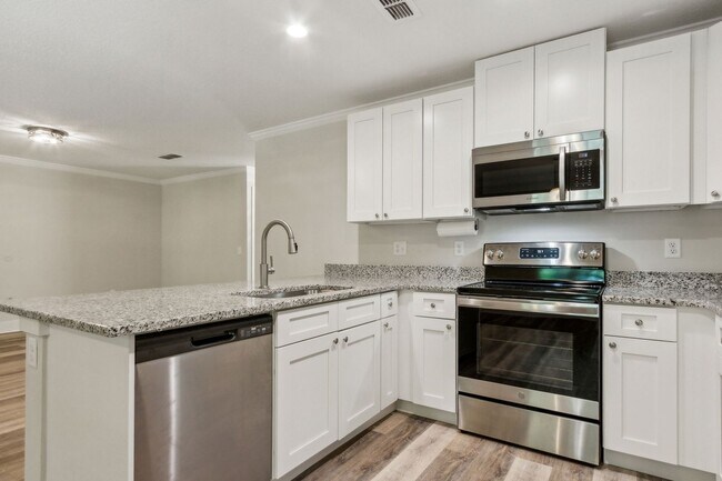 Building Photo - Live the Island Life – Move-In Ready 3 Bed...