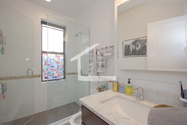 Building Photo - Top-notch and unique Allston Apt...