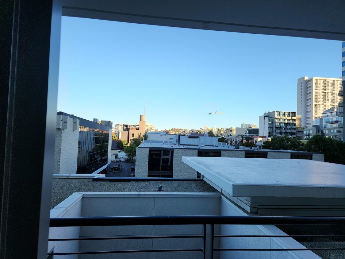 Foto principal - 425 W Beech St