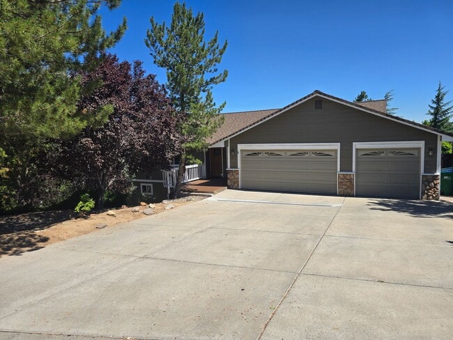 Foto del edificio - Spacious 5 Bedroom Home With Valley Views In SW Reno!