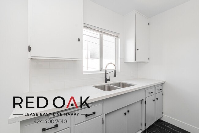 Foto del edificio - 8514 Sherwood Dr