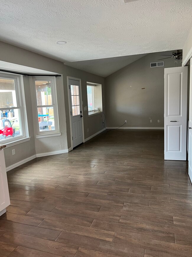 Building Photo - 2513 Northern Dr