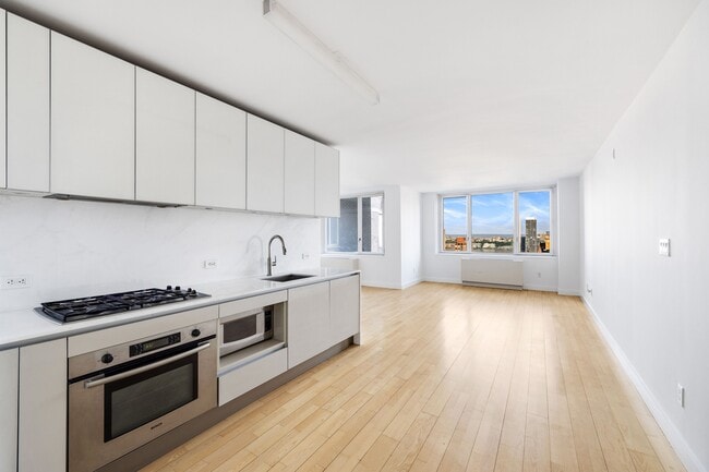 Photo - 322 W 57th St Apartment