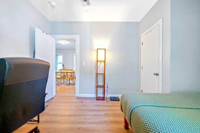 Building Photo - 30 Hooper St