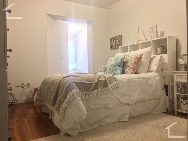 Foto del edificio - 88 Corey Rd