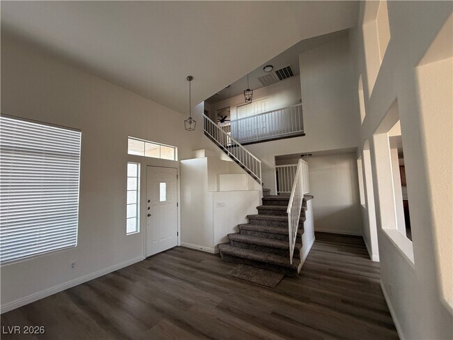 Building Photo - 1825 Sierra Oaks Ln