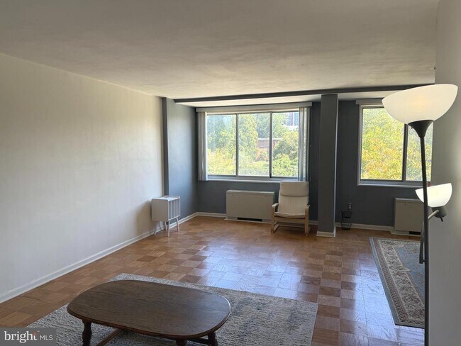 Foto del edificio - 10401 Grosvenor Pl