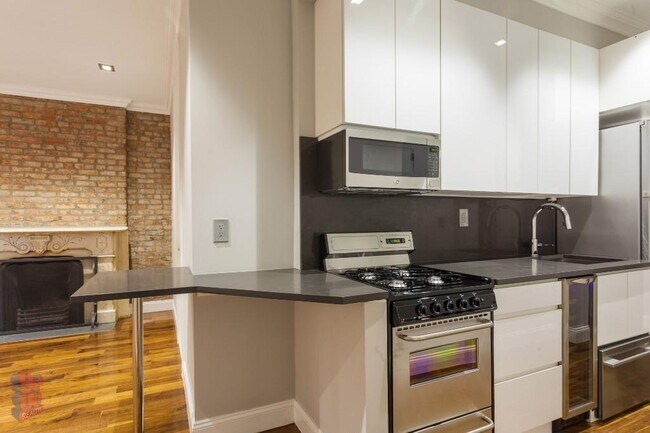 Foto del edificio - 329 E 58th St