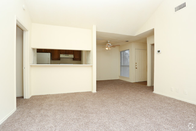 2 Bd, 2 Ba 1039 SF - The Landing Apartments