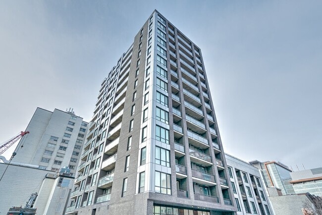 Photo du bâtiment - 1192 Rue Mackay