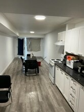 Building Photo - 9163 Bd Saint-Michel