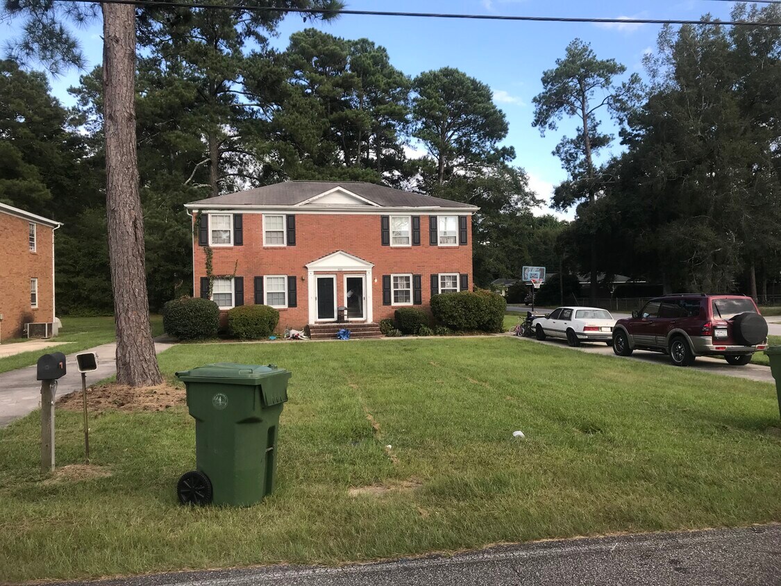 1522 Bellevue Dr, Florence, SC 29501 Townhome Rentals in Florence SC