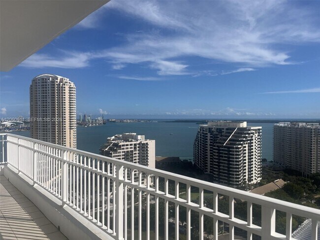Foto del edificio - 801 Brickell Key Blvd