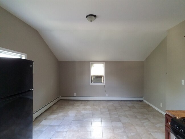 Building Photo - 56 Avenue B