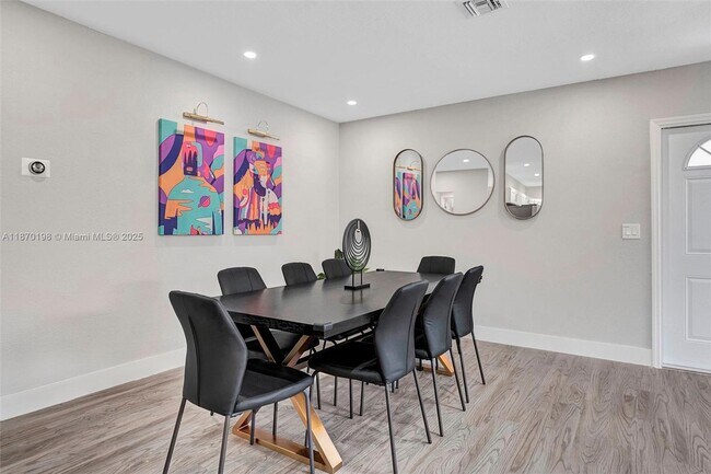 Foto del edificio - 1326 NE 151st St