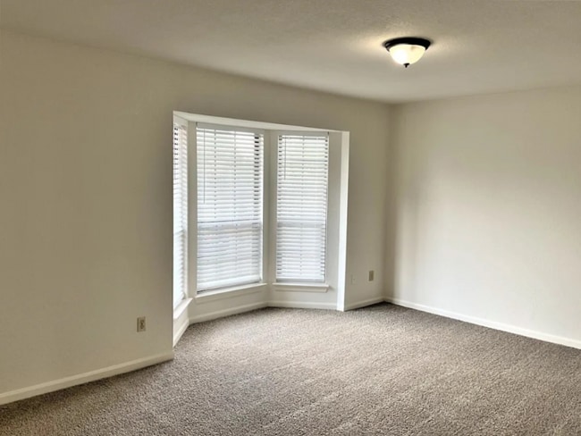 Foto del edificio - 1803 Shoreline Dr