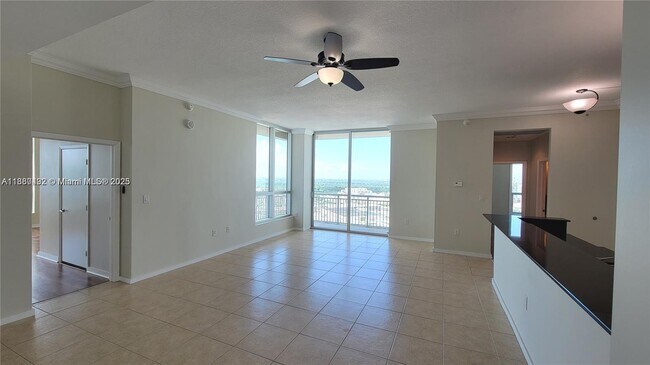 Foto del edificio - 9055 SW 73rd Ct