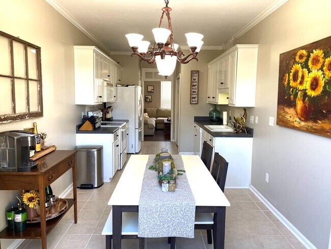 Foto del edificio - 3 Bed 2.5 Bath in Bay Hill