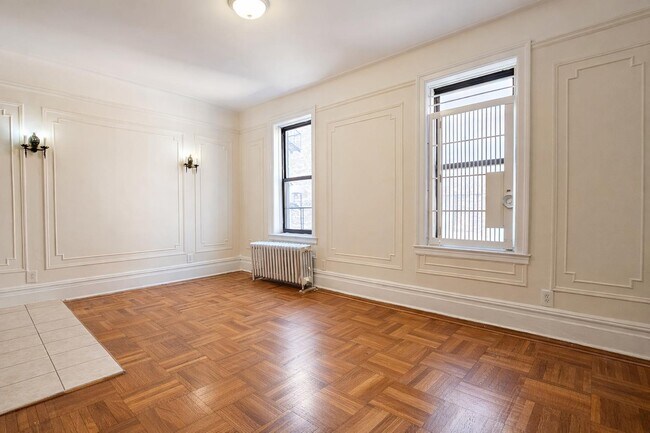 Foto del edificio - 15 Magaw Pl