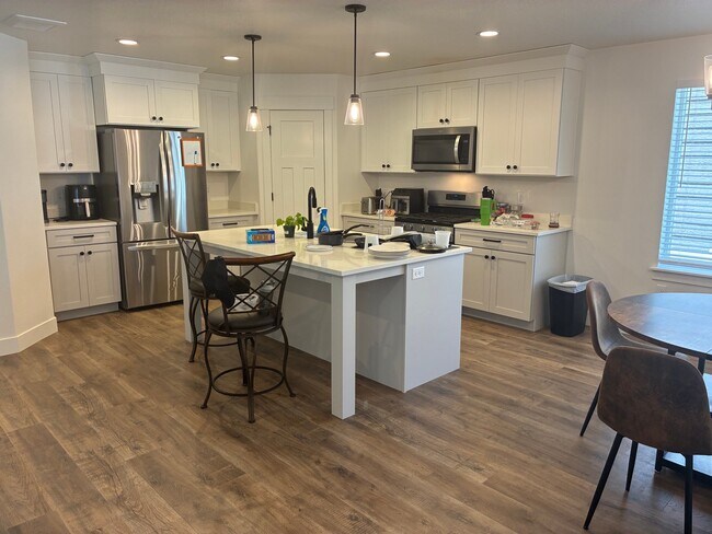 Foto del edificio - 3744 N 1200 W