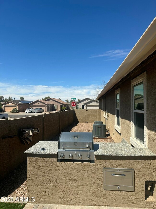 Building Photo - 11183 E Verbina Ln