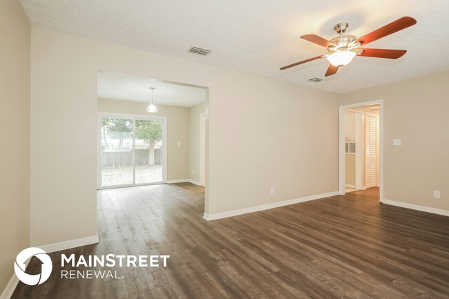 Building Photo - 3713 Hoover Ln