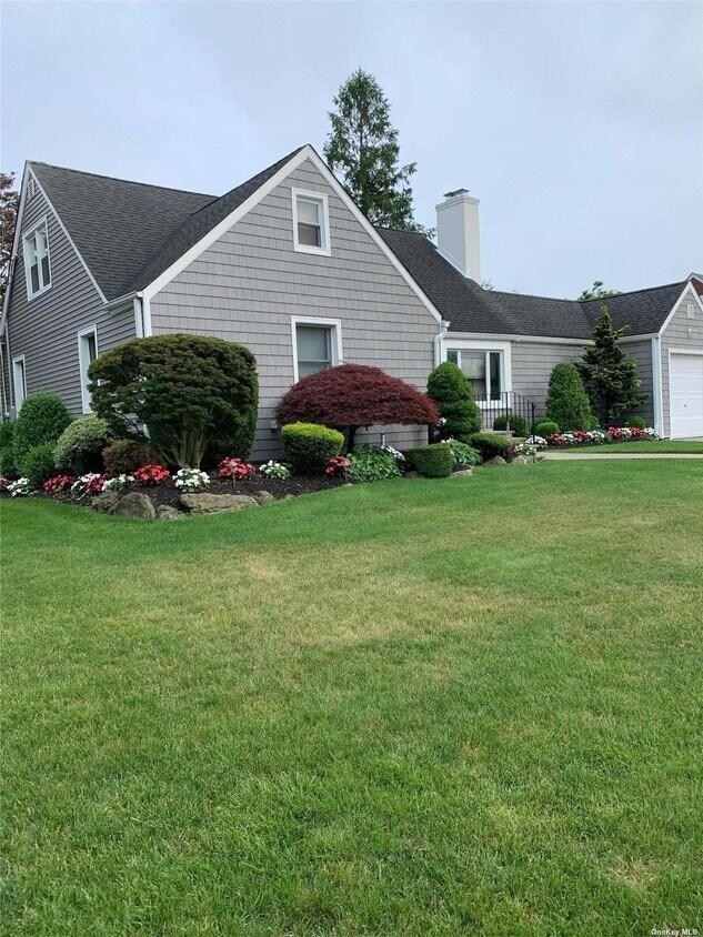 45 Gregory Ave, Merrick, NY 11566 House Rental in Merrick, NY