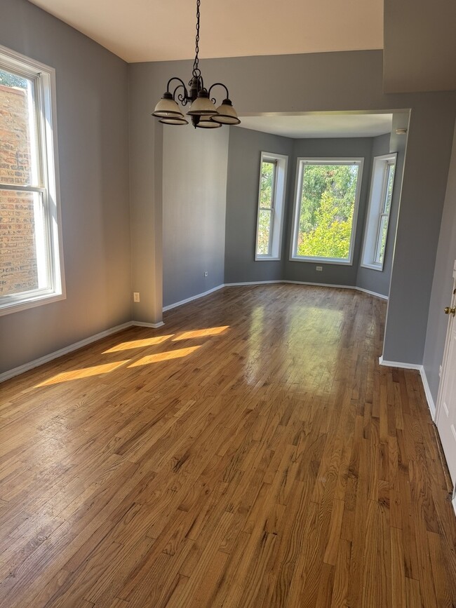 Building Photo - 1643 S Trumbull Ave