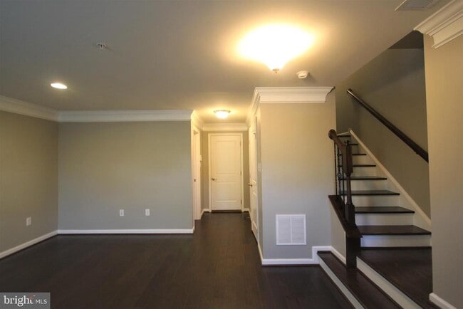 Building Photo - 228 Compass Dr