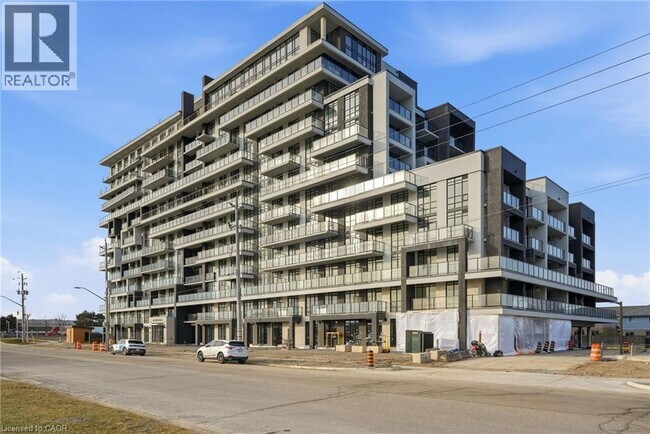 Building Photo - 461 Green Rd