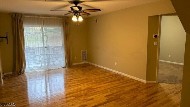 Foto del edificio - 98 Crestview Ln