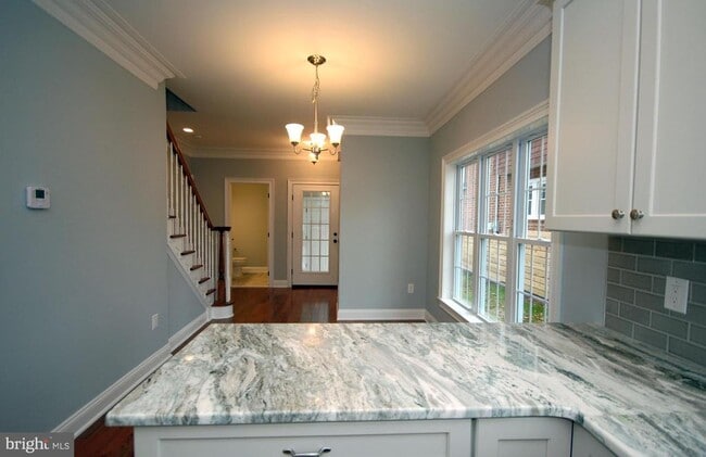 Building Photo - 6 Harris Rd