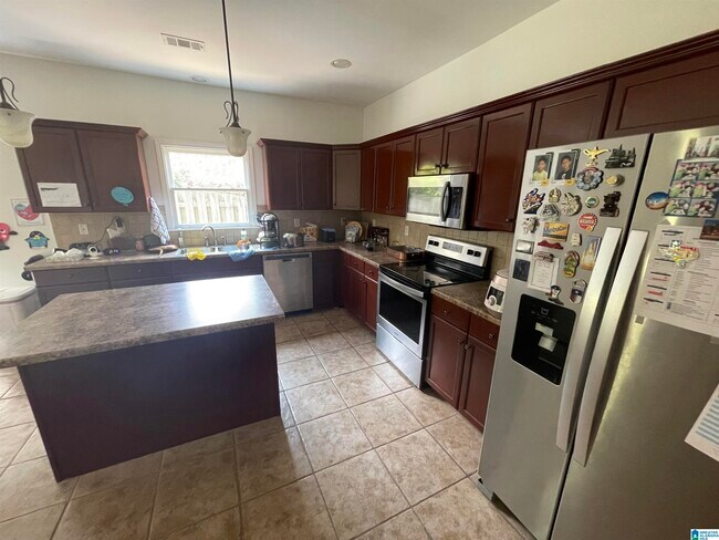 Building Photo - 2420 Abbeyglen Pl