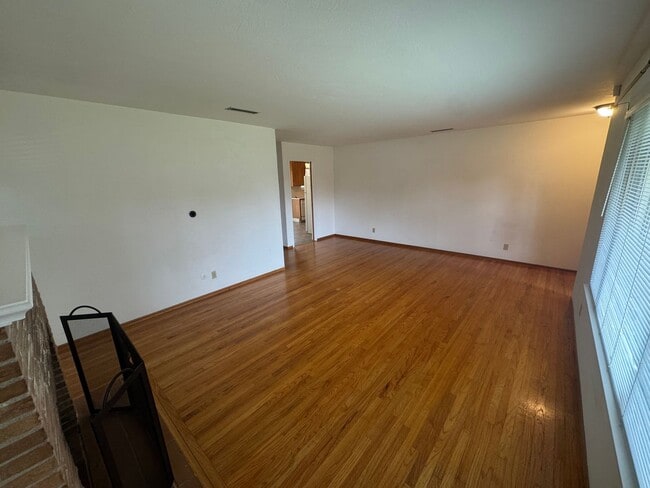 Building Photo - 4120/4122 Canby Way