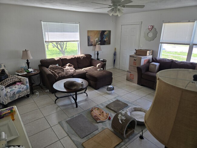 Foto del edificio - 530 Freeport Ave N