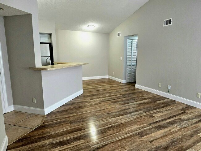 Building Photo - 4630 Commander Dr
