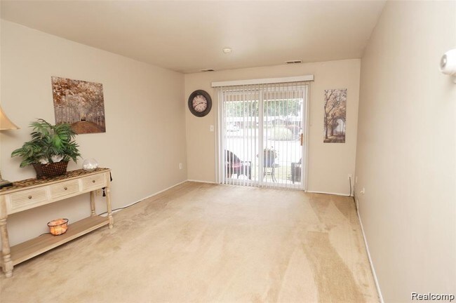 Building Photo - 44409 Savery Dr