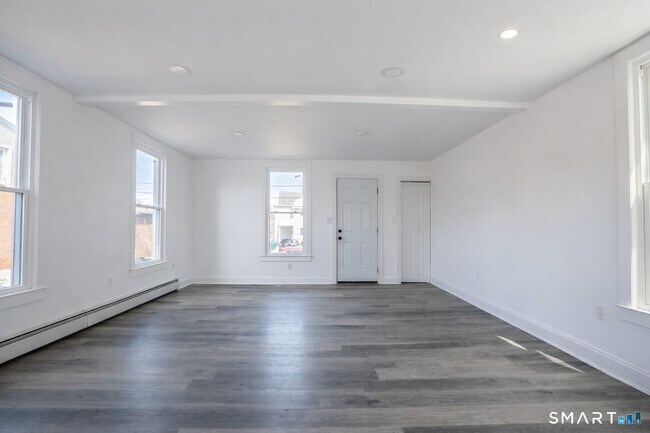 Foto del edificio - 17 Sherman Ave